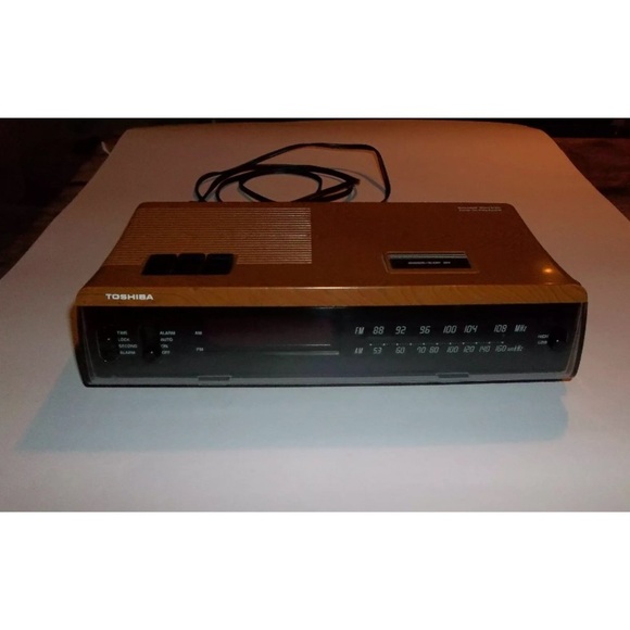 Vtg Toshiba RC-7180F FM/AM Electronic Clock Alarm Radio Simulated Woodgrain RARE - Picture 3 of 7